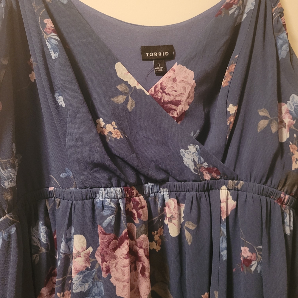 Torrid Women's Blue Floral Cold Shoulder Chiffon Dress Size 1X - Picture 6 of 7